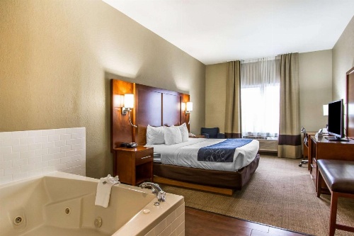 Comfort Suites Mattoon image 12