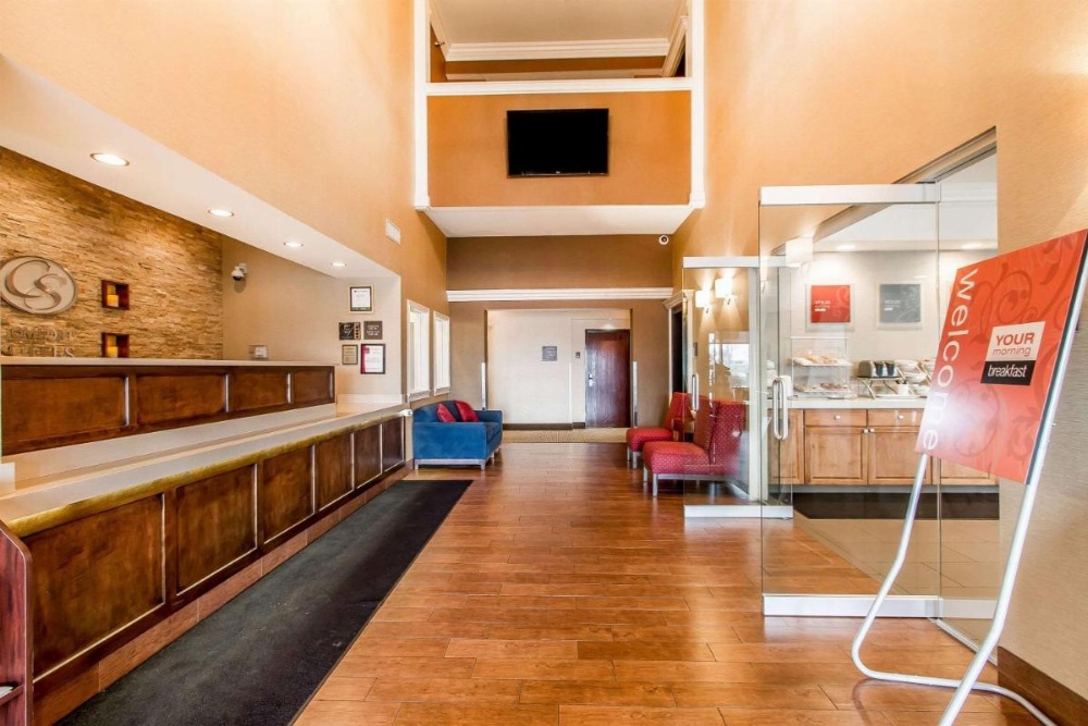 Comfort Suites Mattoon Image 28
