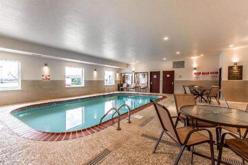 Comfort Suites Mattoon image 8